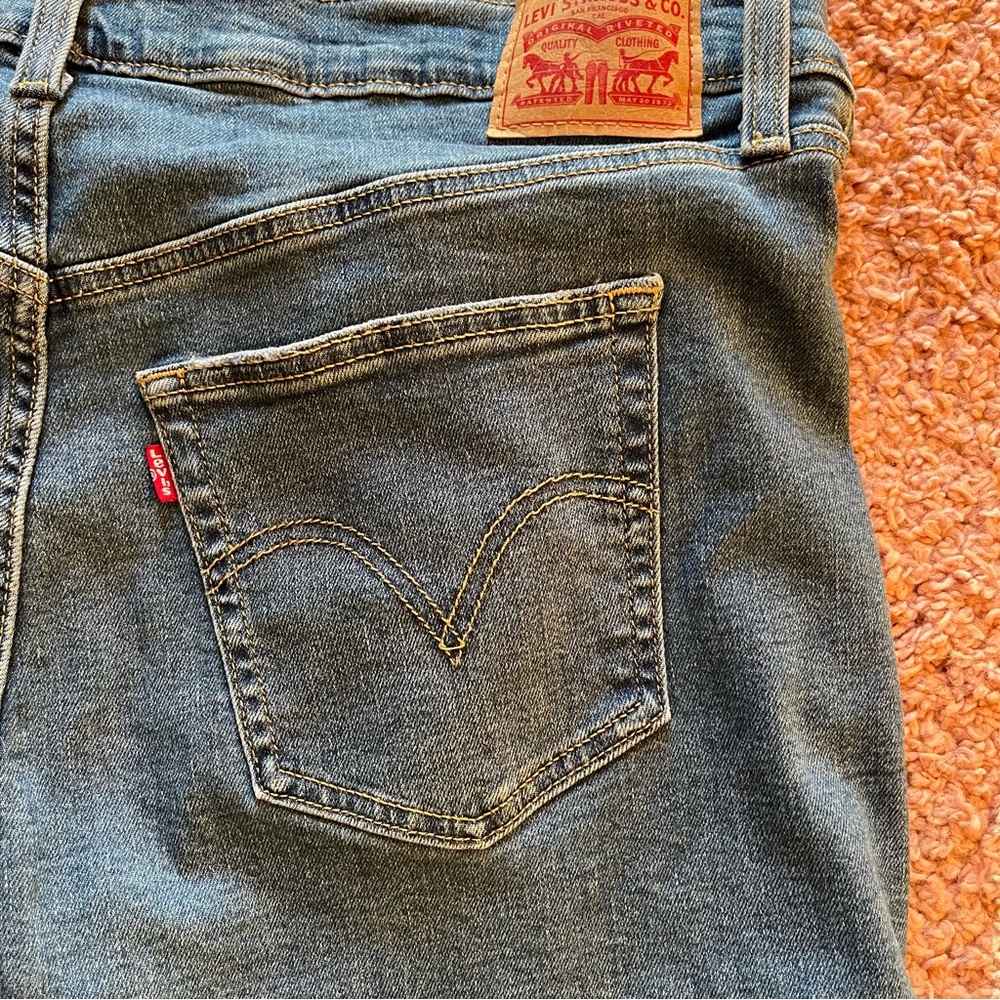 Levi’s Ribcage Straight Ankle Jeans